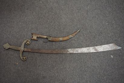 null Cimeterre (91 cm) et poignard oriental.