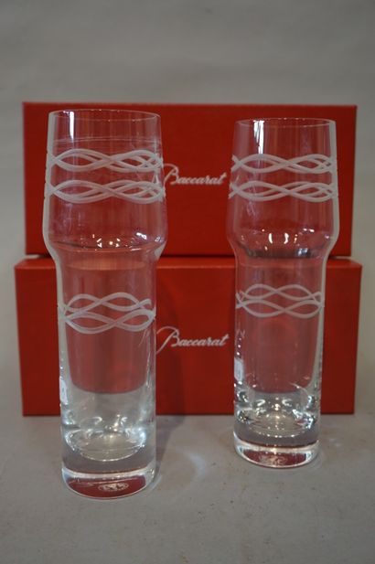 null Deux vases en cristal de Baccarat. 20 cm