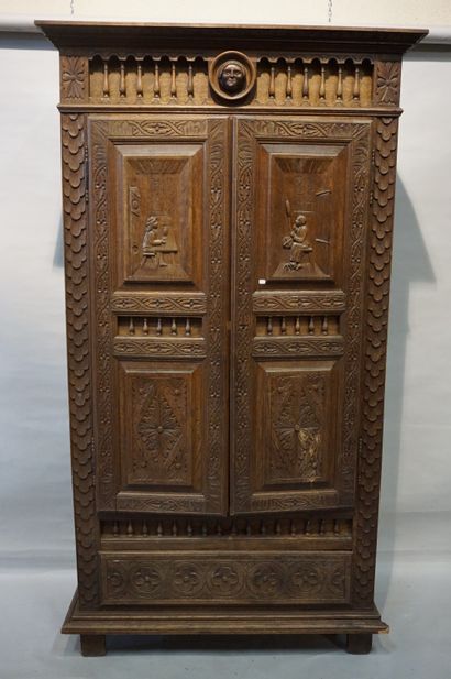 null Armoire bretonne en bois naturel sculpté à deux portes et un tiroir. 198x110x44...