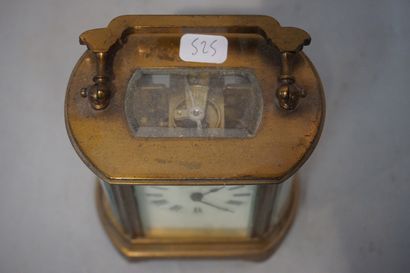 null Challoner & Mitchels officer's clock (cracked glass). 15,5x10x6,5 cm