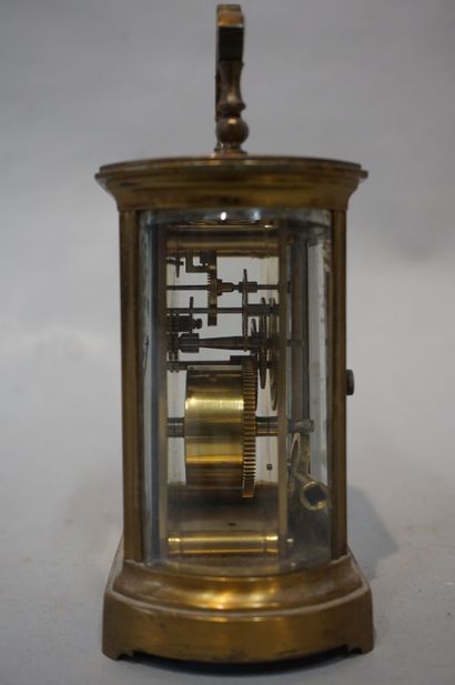 null Challoner & Mitchels officer's clock (cracked glass). 15,5x10x6,5 cm