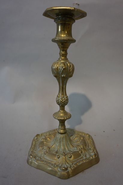 null Pair of bronze candlesticks. 25 cm