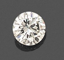 Diamant Diamant sur papier de forme ronde et de taille brillant pesant 2.18 cara...