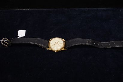 Montre Montre d'homme OMEGA en or, à bracelet en cuir noir (Poids Brut:38,8 grs)