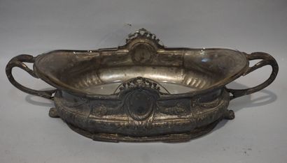 null Large coupe à anses en métal argenté de style Louis XVI. 50x24x14 cm