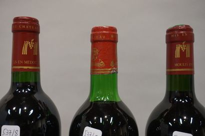  3 bouteilles Château BISTON-BRILLETTE, Moulis (1 de 77 LB, 1 de 86 ea, 1 de 94)...