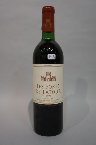 null 1 bouteille LES FORTS DE LATOUR, Pauillac 1974 (elt, J)