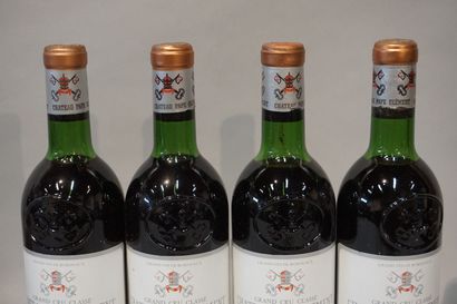 null 
12 bouteilles Château PAPE-CLÉMENT, Pessac-Léognan 1983 (3 J, 2 TLB, 3 LB,...