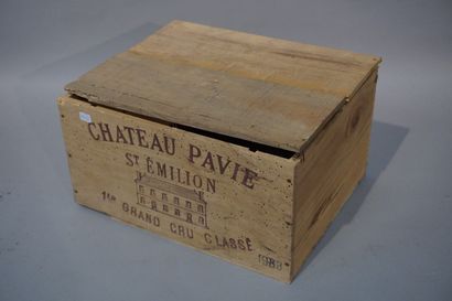 null 
6 bouteilles Château PAVIE, 1° Grand Cru St-Émilion1983 (es, ela, 3 J, 1 TLB,...