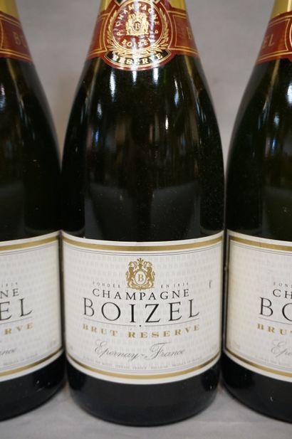 null Cinq bouteilles de Champagne Boizel dont un millésime 1986.