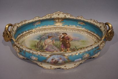 null Oval porcelain bowl with two handles decorated with antique couples. 9x31x19...