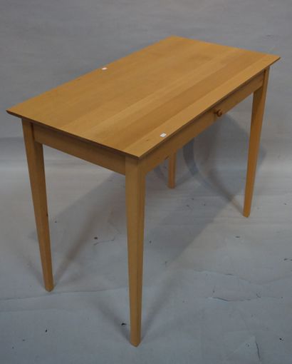 null Natural wood flat desk with one drawer. 75x95x50 cm