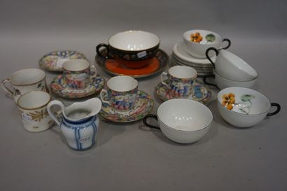 null Set of porcelain cups, saucers and small coffee pot (cracks, missing).