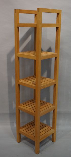 null Shelf in natural wood. 136x30x30 cm