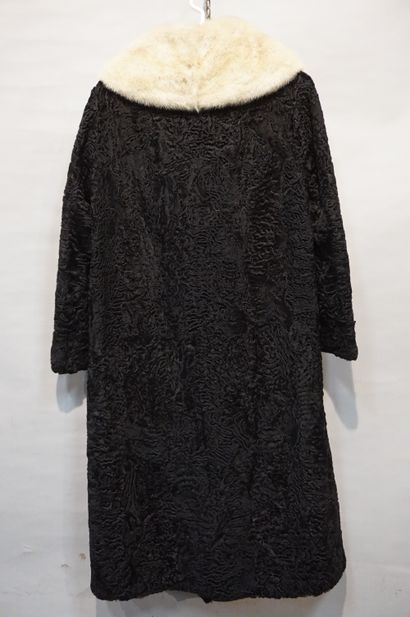 null Astrakhan coat with fur collar.