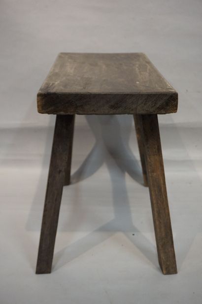 null Large stool in natural wood. 49,5x54x29,5 cm