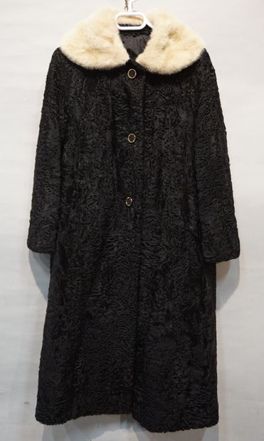 null Astrakhan coat with fur collar.