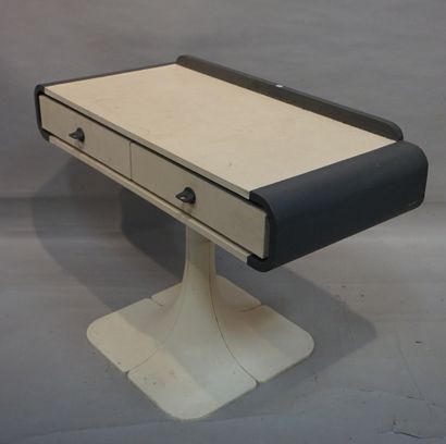 DESIGN Flat desk with tulip base in white plastic and two drawers on the edge in...