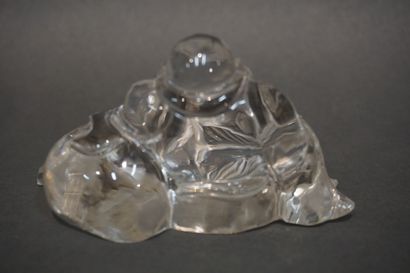 ASIE Vase en porcelaine chinoise, bouddha en cristal de roche et boite couverte en...