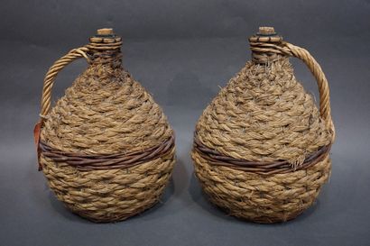 null Two Jeanne ladies covered with a rope braid. 40 cm
