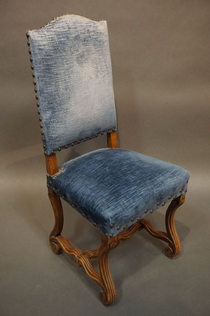 MOREL-GOYEZ Salon de style Louis XIV: Deux fauteuils et six chaises en bois naturel...