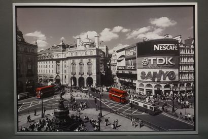 null Poster "Picadilly Circus". 101x141 cm