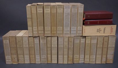 LIVRES Manette de livres: "Grand prix des meilleurs romans du demi-siècle", 27 vol....