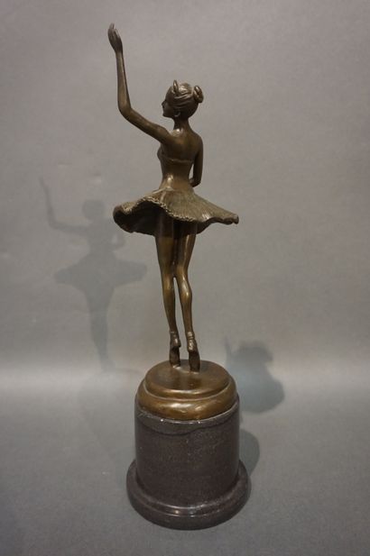 null Bronze: "Danseuse". 33 cm