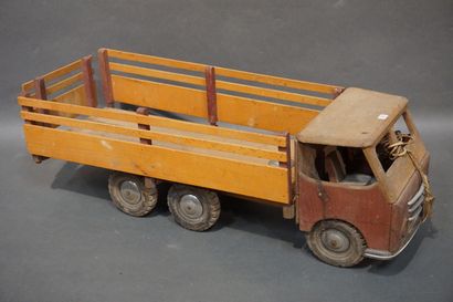 JOUET Camion jouet en bois. 23x70x27 cm