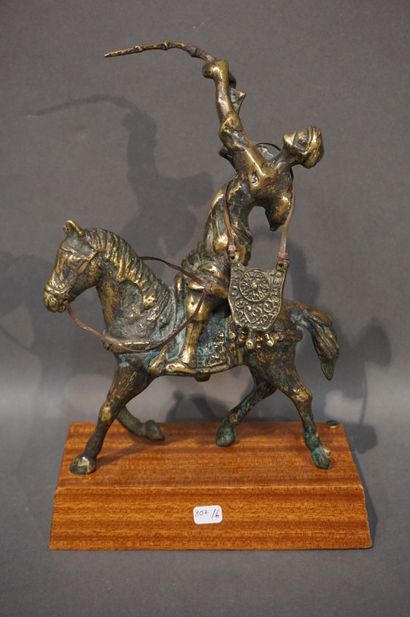 null Bronze: "Cavalier arabe". 32x21x10 cm