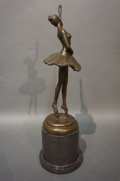 null Bronze: "Danseuse". 33 cm
