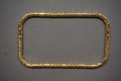 COLLIER Collier italien en or à éléments cylindriques articulés (77grs)