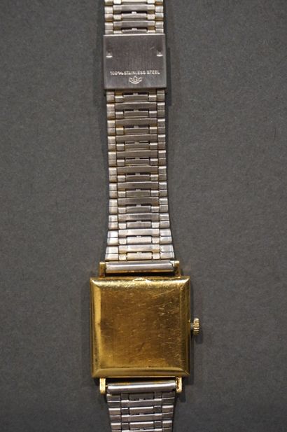 Montre Montre d'homme OMEGA en or à boitier carré, à bracelet en métal (Poids Brut:...