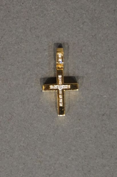 Croix Croix pendentif en or sertie de diamants (2,2grs)