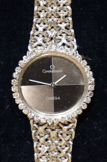 Montre OMEGA CONSTELLATION ladies' wristwatch in white gold with diamond-set bezel...