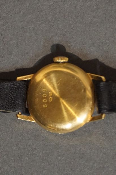 HERMA Montre de dame ronde HERMA en or, à bracelet en cuir noir (Poids Brut: 11,...