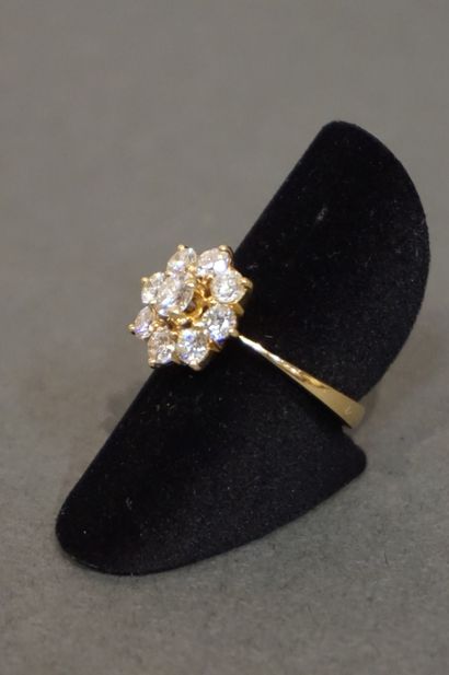 Bague Bague en or sertie de sept diamants dont un principal d'environ 0,25 carats...