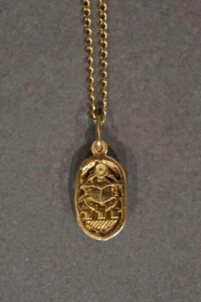 Chaîne Chaine en or et pendentif en or en forme de scarabé égyptien (5grs)