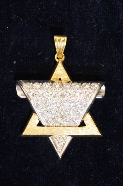 Pendentif Star of David pendant in two golds paved with diamonds (9grs)