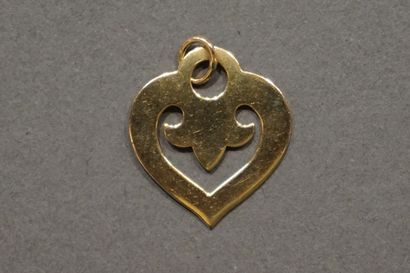 OJ PERRIN O J PERRIN : pendentif cœur ajouré en or (4,9grs)
