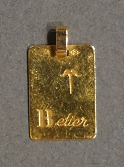 Pendentif Pendentif rectangulaire gravé "Bélier" en or (1grs)