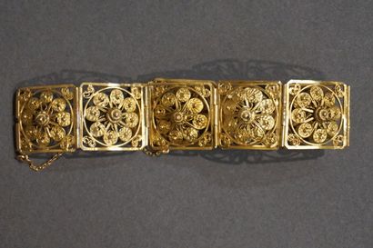 Bracelet Gold bracelet with eight square elements, openwork gold wire (28grs)