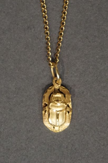 Chaîne Chaine en or et pendentif en or en forme de scarabé égyptien (5grs)