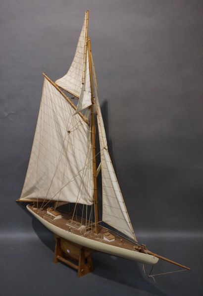 Maquette Maquette de voilier (120x115 cm) et boite d'éléments d'une seconde maqu...