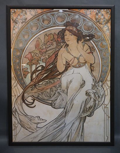 null "Femmes", deux reproductions encadrées d'après Mucha. 83,5x63,5 cm