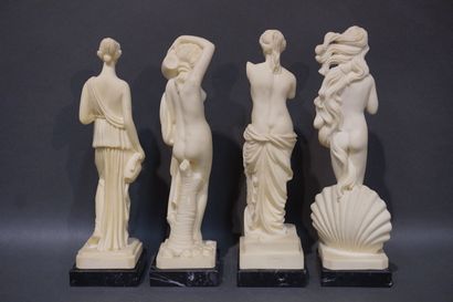 null Quatre statuettes en résine blanche "Naïades". 28 cm et 29 cm