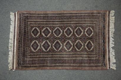 TAPIS Petit tapis pakistanais marron. 128x80 cm
