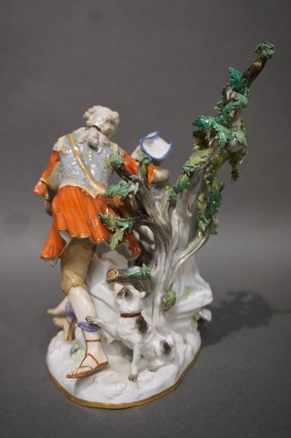 MEISSEN Groupe en porcelaine de Meissen: "Couple et mouton" (petits manques). 20x19x15...