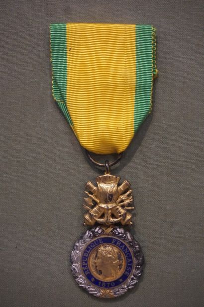 null Six médailles encadrées dont Légion d'honneur.