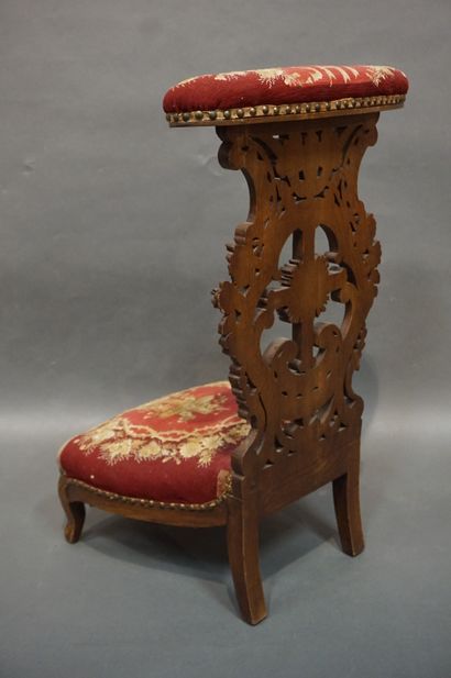 Prie-Dieu Chaise prie-dieu en bois naturel sculpté garnie de tapisseries. 87x50x50...